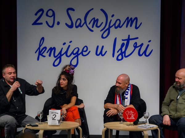 Novosti - Utakmica na Sajmu knjiga - Boris Dežulović: Bili libar 2, Emir Imamović, Ivana Perić, Boris Dežulović, Aleksandar Holiga © Matija Šćulac