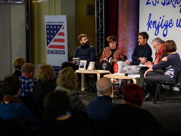 29. Sa(n)jam - 4. dan - Mario Desiati: Razdomljeni , Andrea Matošević, Nataša Medved, Mario Desiati, Ivan Vanek, Sanja Roić © Matija Šćulac