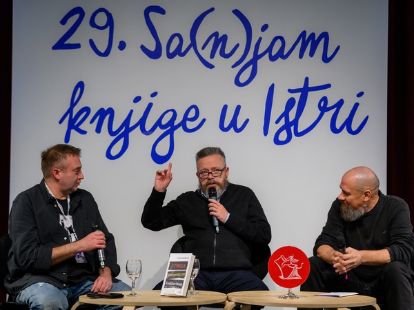 Novosti - Od ritma stripa do dualnosti - Ivica Ivanišević: Otmica razreda za književnost, Emir Imamović, Ivica Ivanišević, Boris Dežulović © Matija Šćulac
